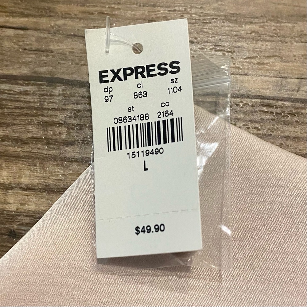 SOLD 💕NWT Express Button Front Light Pink Satin Barcelona Cami - Picture 8 of 14